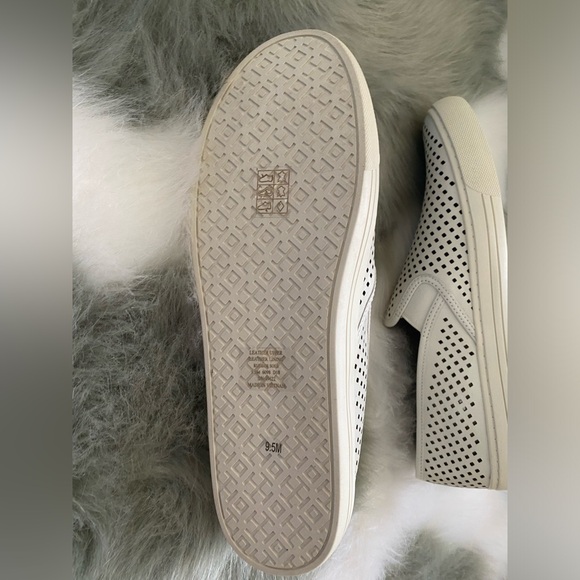 Tory Burch white perforated slides with gold emblem - Picture 4 of 4